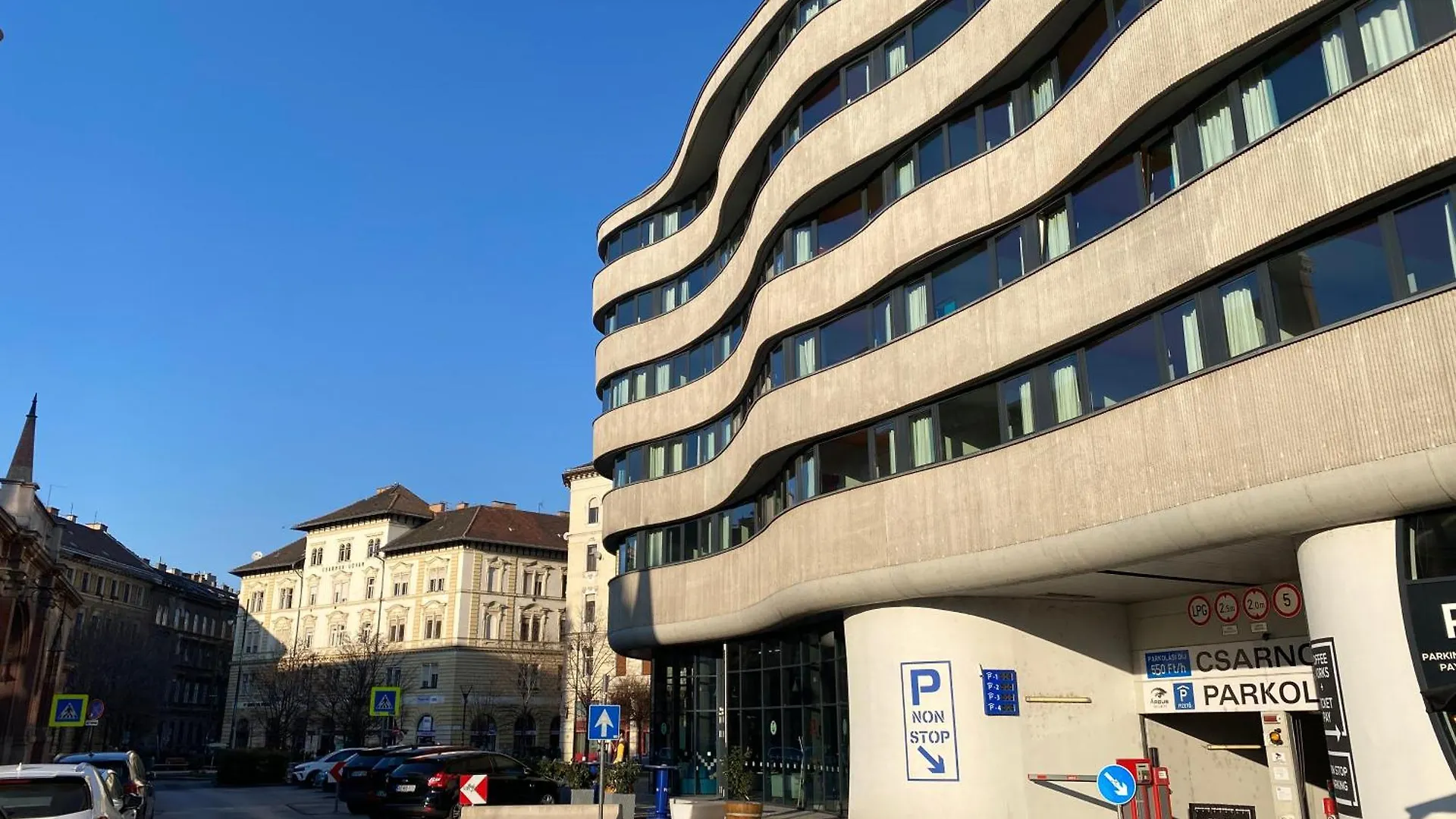 Appartamento Urban Haven - 3 Beds, 3 Baths, Free Parking, Near Central Market Budapest