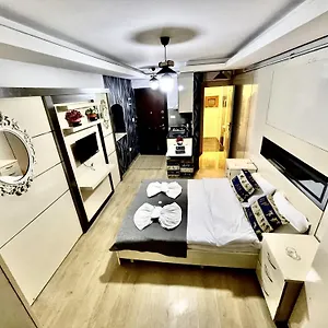 https://luxury-taksim-center-boutique-istanbul.istanbul-turkeyhotels.com