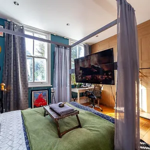 https://master-en-suite-townhouse-double-with-garden-hot-tub.brighton-hotels-england.com